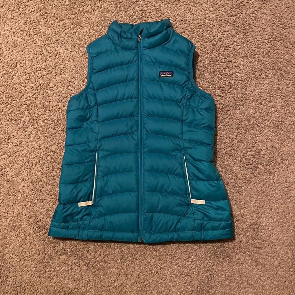 Girls size large patagonia vest